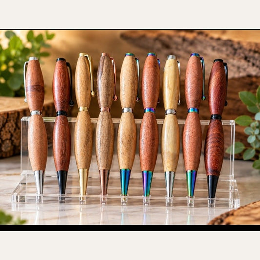 Bolígrafos Artesanales de Madera de Aracoal Esensual, fotografía original en formato cuadrado para catálogo