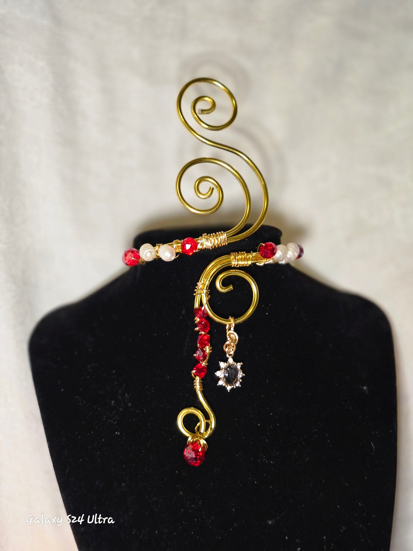 TROYAN WOMAN COLLE TION ARM CUFF